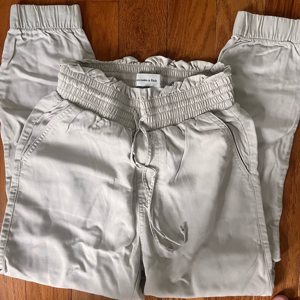 Abercrombie & Fitch Beige loose pants